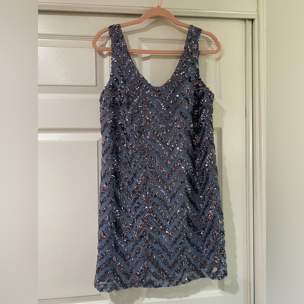 NWT BB Dakota Blue Mayfair Chevron Sequin‎ Size Small